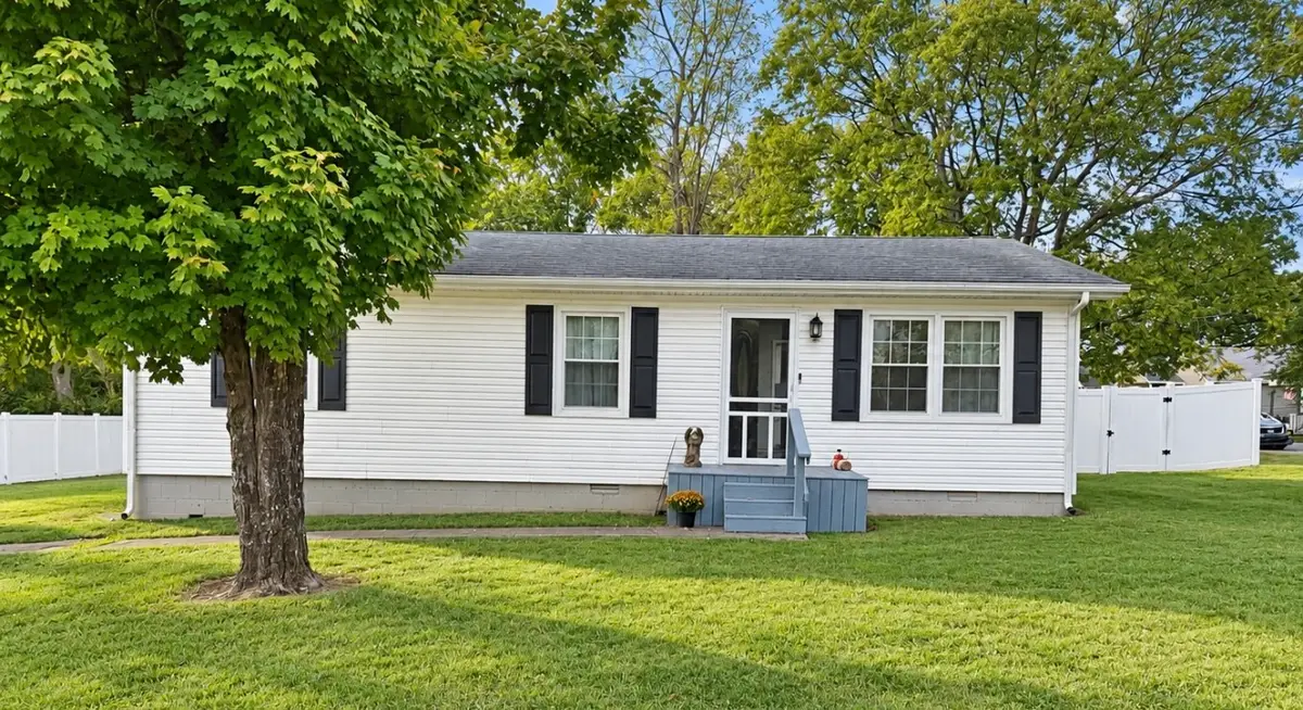 411 Carney St, Shelbyville, TN 37160 - #1