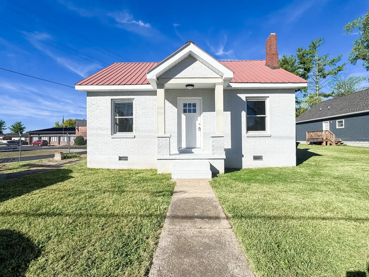313 Fairlane Dr, Lafayette, TN 37083 - #1