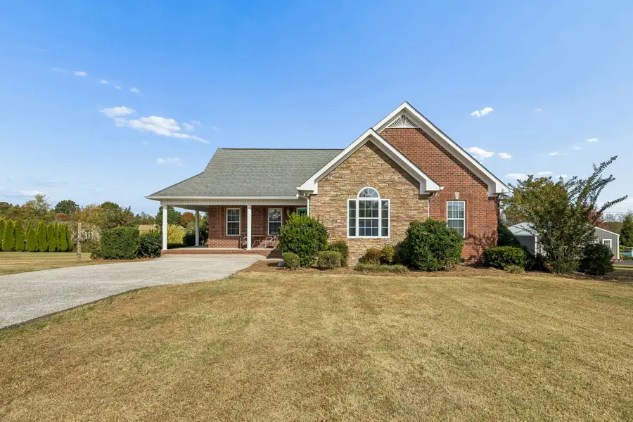 704 Parker Ln, Lafayette, TN 37083 - #2