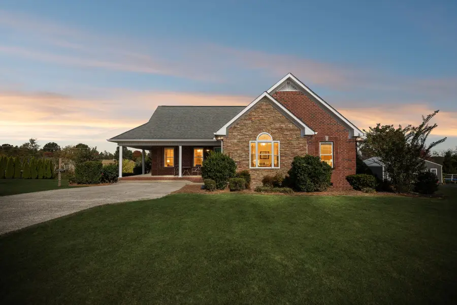 704 Parker Ln, Lafayette, TN 37083 - #3