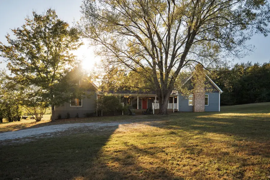 3910 Charon Ln, Thompsons Station, TN 37179 - #2