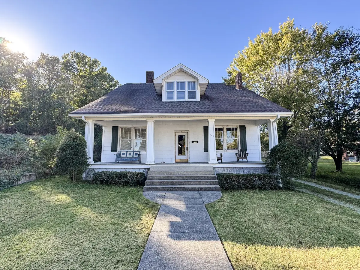 306 Church St, Hartsville, TN 37074 - #1