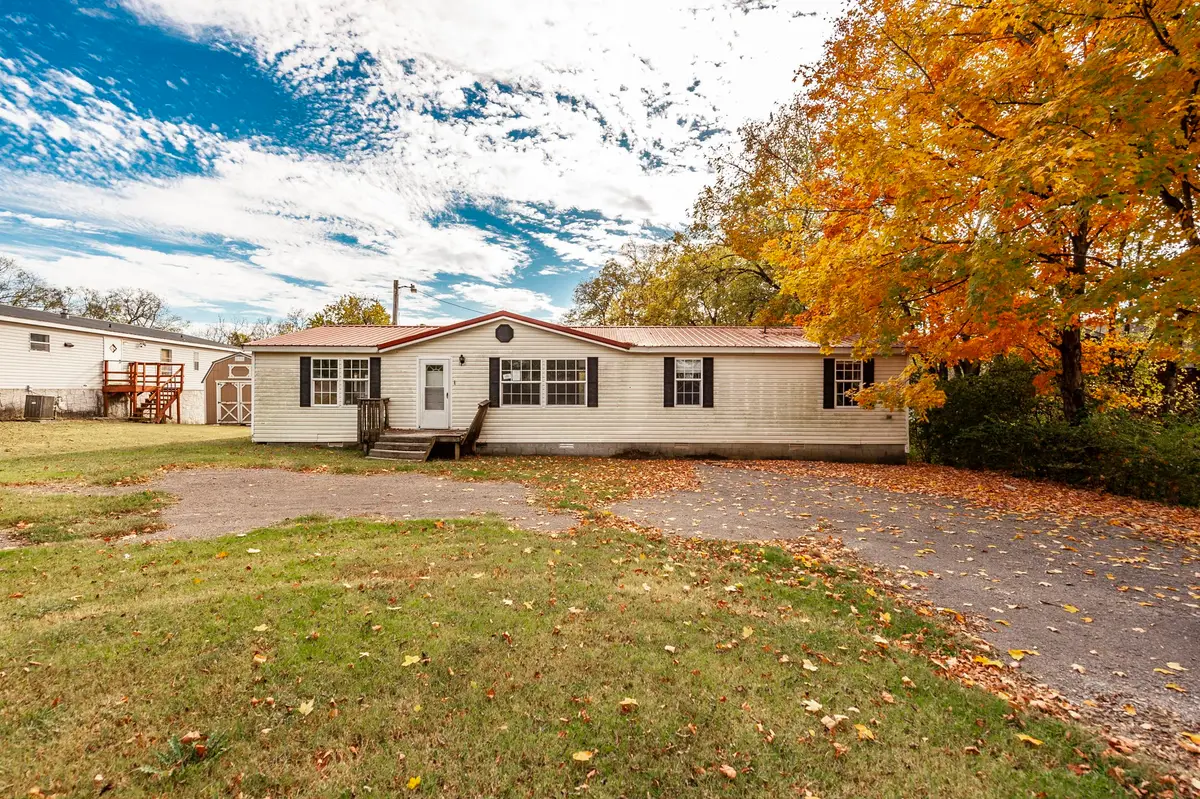 225 Drivers Ln, Gallatin, TN 37066 - #1