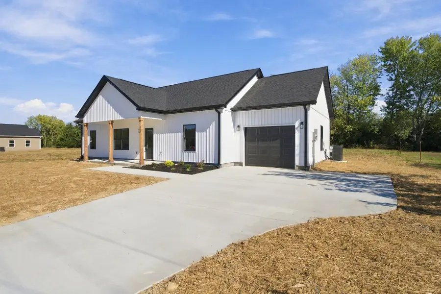 396 Shaw St, Smithville, TN 37166 - #3