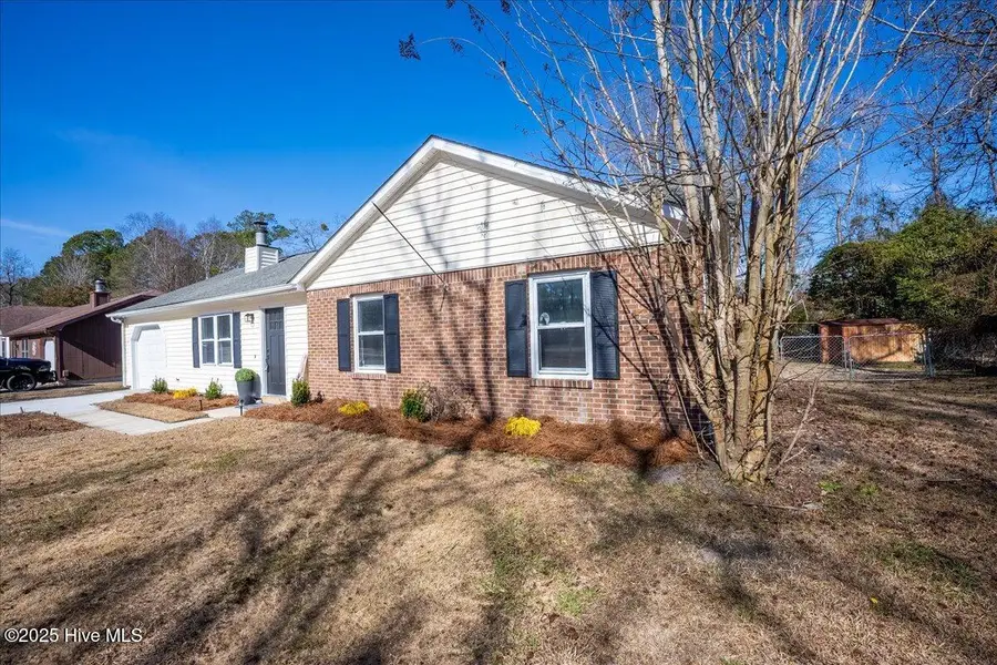 2106 Foxhorn Road, Trent Woods, NC 28562 - Image #2