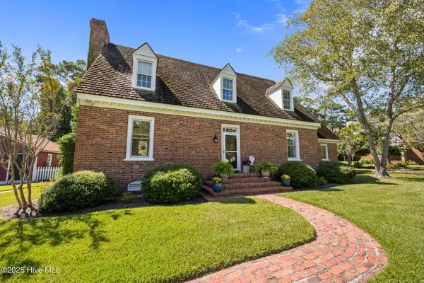 661 Main Street Ext, Swansboro, NC 28584