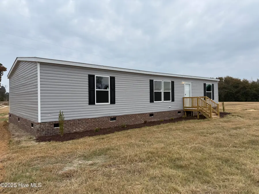 2227 Twisted Hickory Road, Elizabethtown, NC 28337 - Image #2