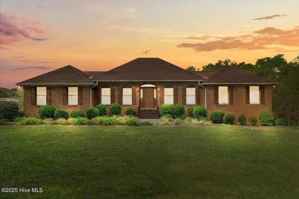 6464 Bonlee Bennett Road, Bear Creek, NC 27207