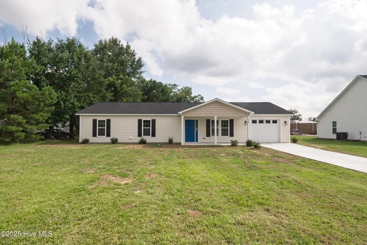360 Oak Street Street, Roseboro, NC 28382 - Image #1