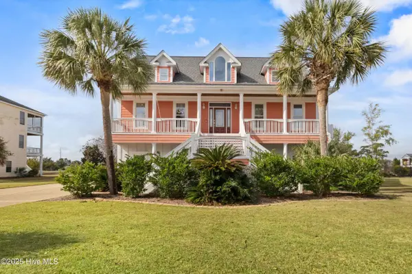 8222 Lakeview Drive, Wilmington, NC 28412