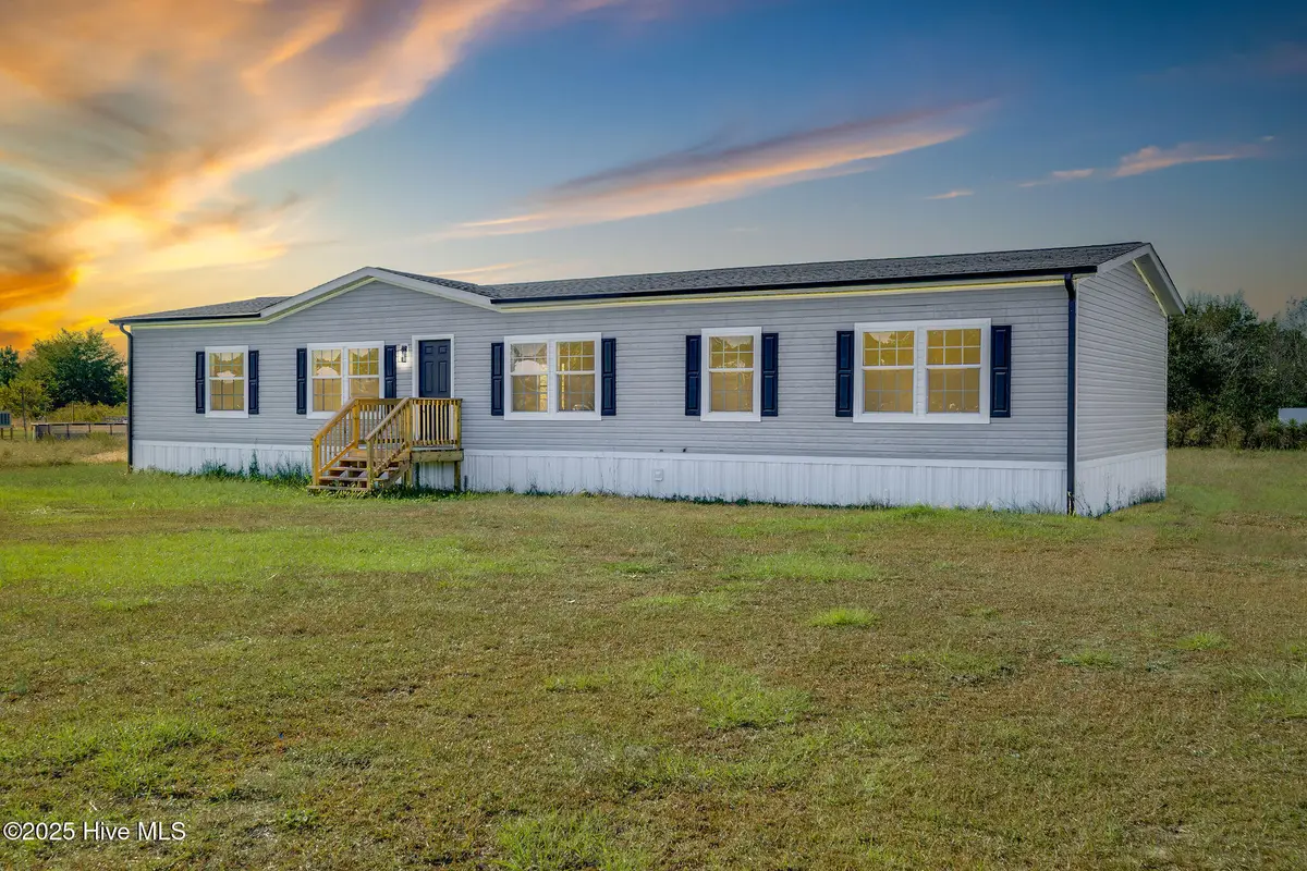 124 Fieldcrest Lane, Beulaville, NC 28518 - Image #1