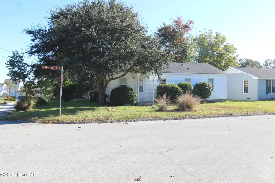 301 S Chestnut Street, Swansboro, NC 28584 - Image #2