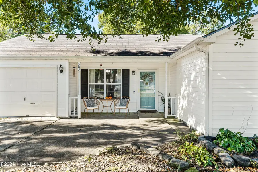 305 Paddock Place, Jacksonville, NC 28546 - Image #3