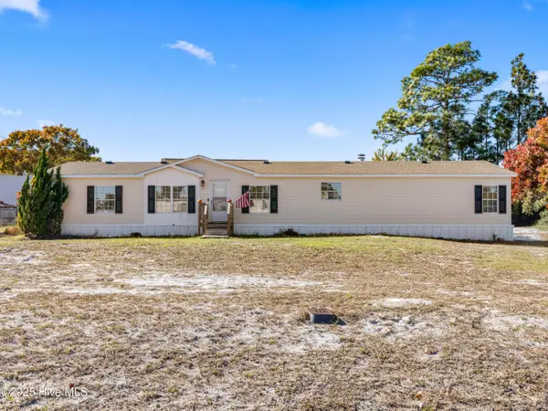 307 N Winchester Lane, Hubert, NC 28539