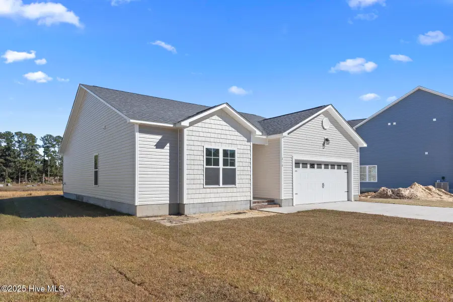320 E Theriault Court, Jacksonville, NC 28540 - Image #2