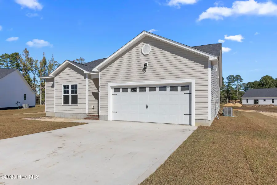 320 E Theriault Court, Jacksonville, NC 28540 - Image #3