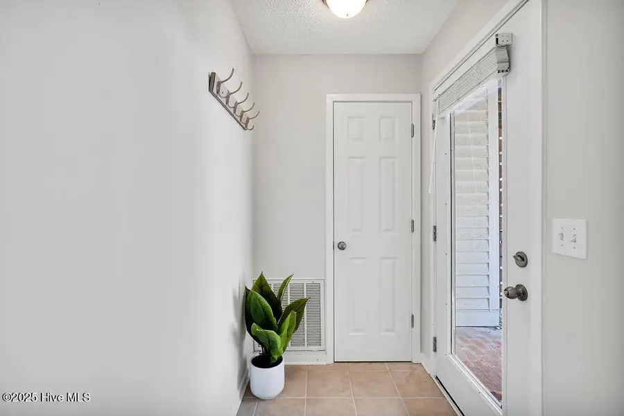 1507 Military Cutoff Road #Apt 110, Wilmington, NC 28403 - Image #3