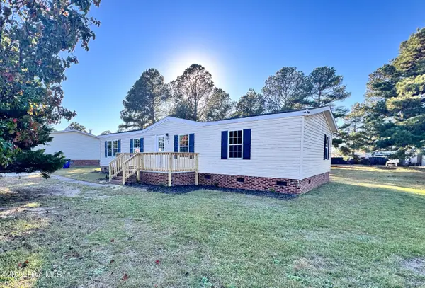106 Peppertree Lane, Raeford, NC 28376