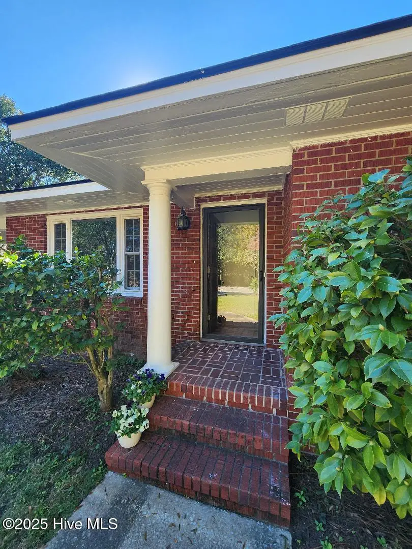 1884 W Lake Shore Drive, Wilmington, NC 28401 - Image #3