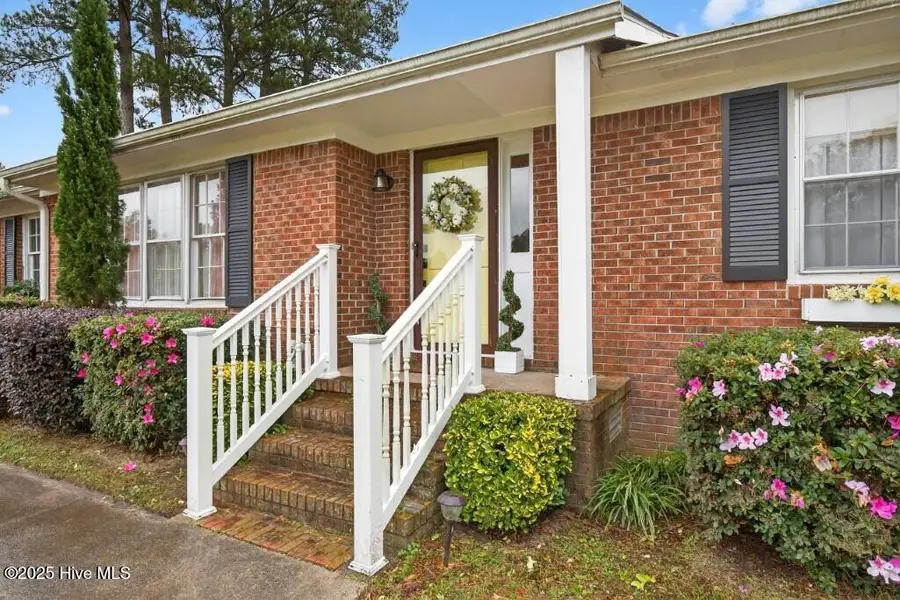 4913 Cypress Shores Drive, New Bern, NC 28562 - Image #2