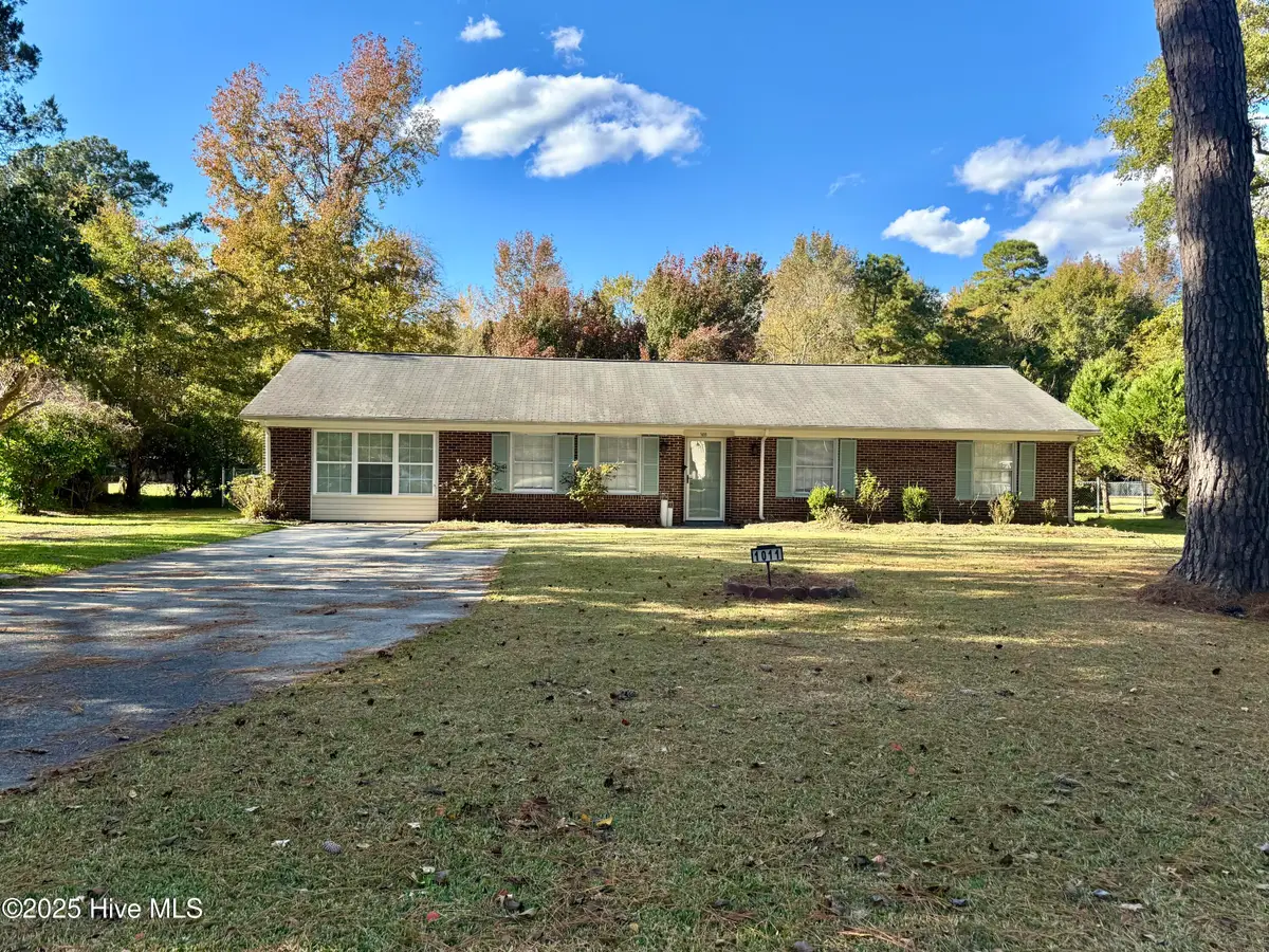 1011 Karen Drive, New Bern, NC 28562 - Image #1
