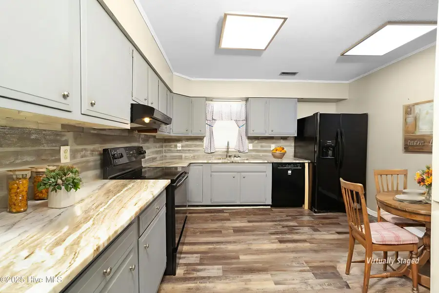 1011 Karen Drive, New Bern, NC 28562 - Image #3