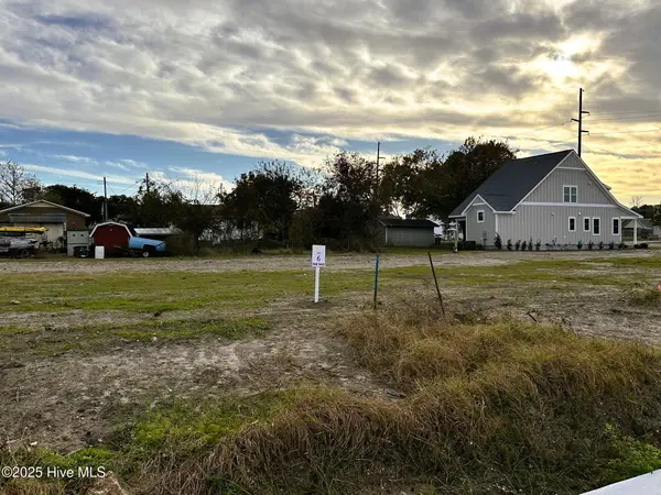 2407 Ferabee Street, Morehead City, NC 28557