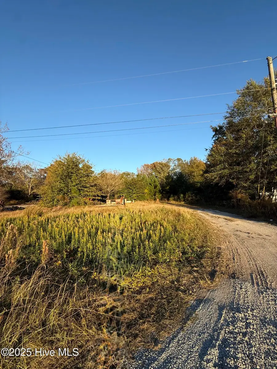 636 Glenn Drive, New Bern, NC 28562 - Image #2