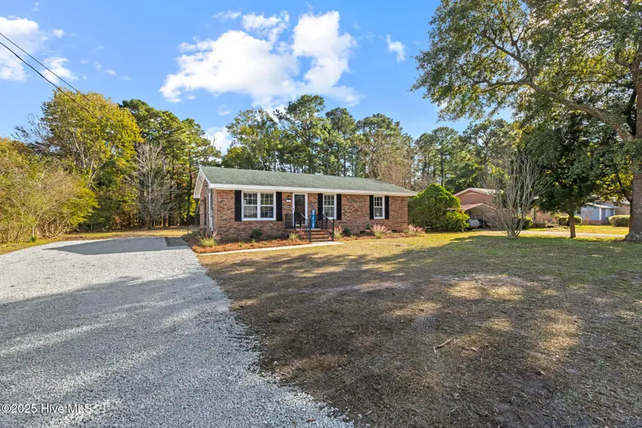 1462 Country Club Drive, Hampstead, NC 28443 - Image #2