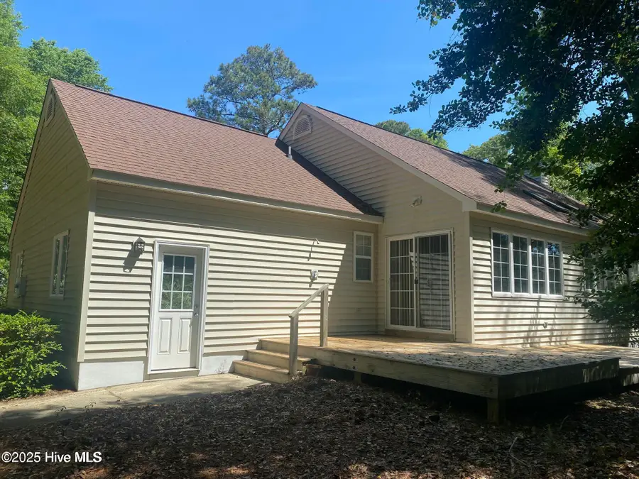 102 Chestnut Court, Pine Knoll Shores, NC 28512 - Image #3