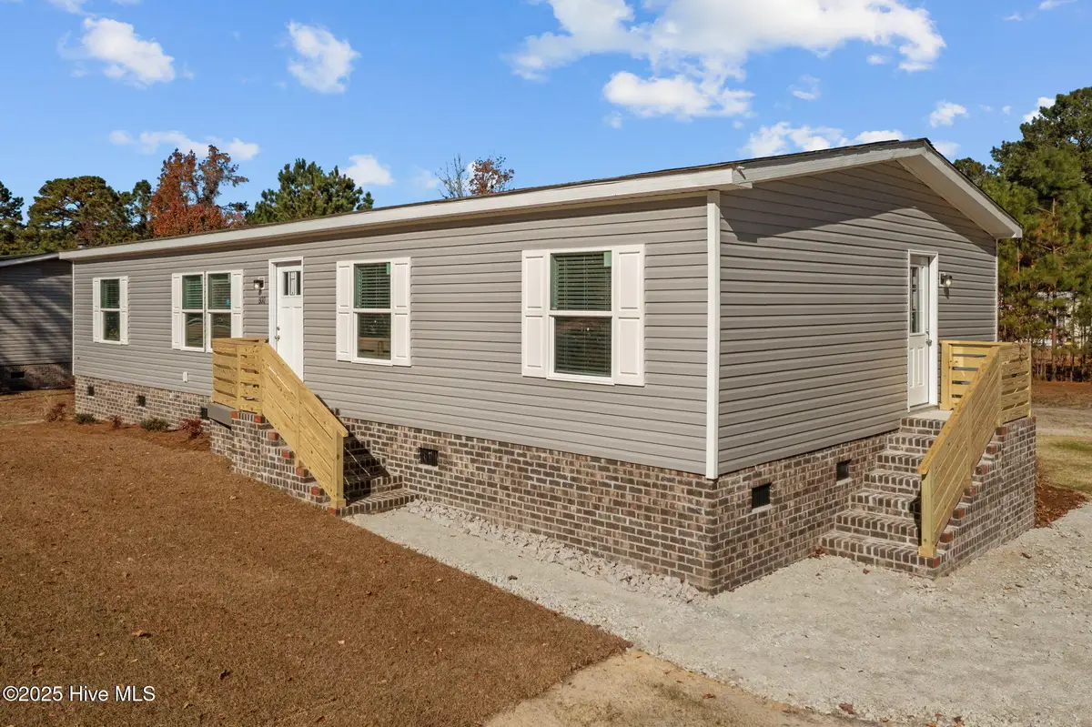 300 N Red Maple Court, Swansboro, NC 28584 - Image #1