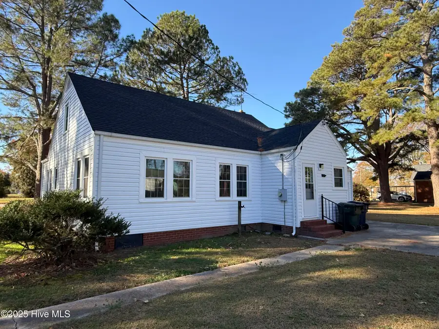 201 W Carolina Street, Fremont, NC 27830 - Image #2