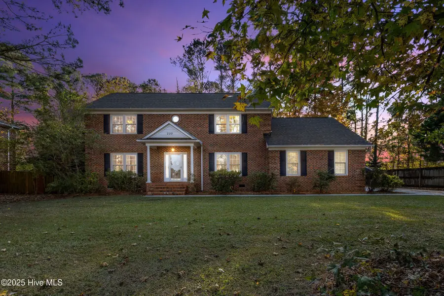 209 W Biltmore Lane W, Jacksonville, NC 28546 - Image #2
