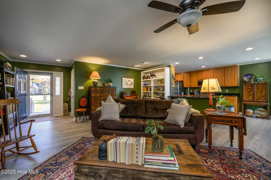 318 Magellan Drive, New Bern, NC 28560 - Image #2