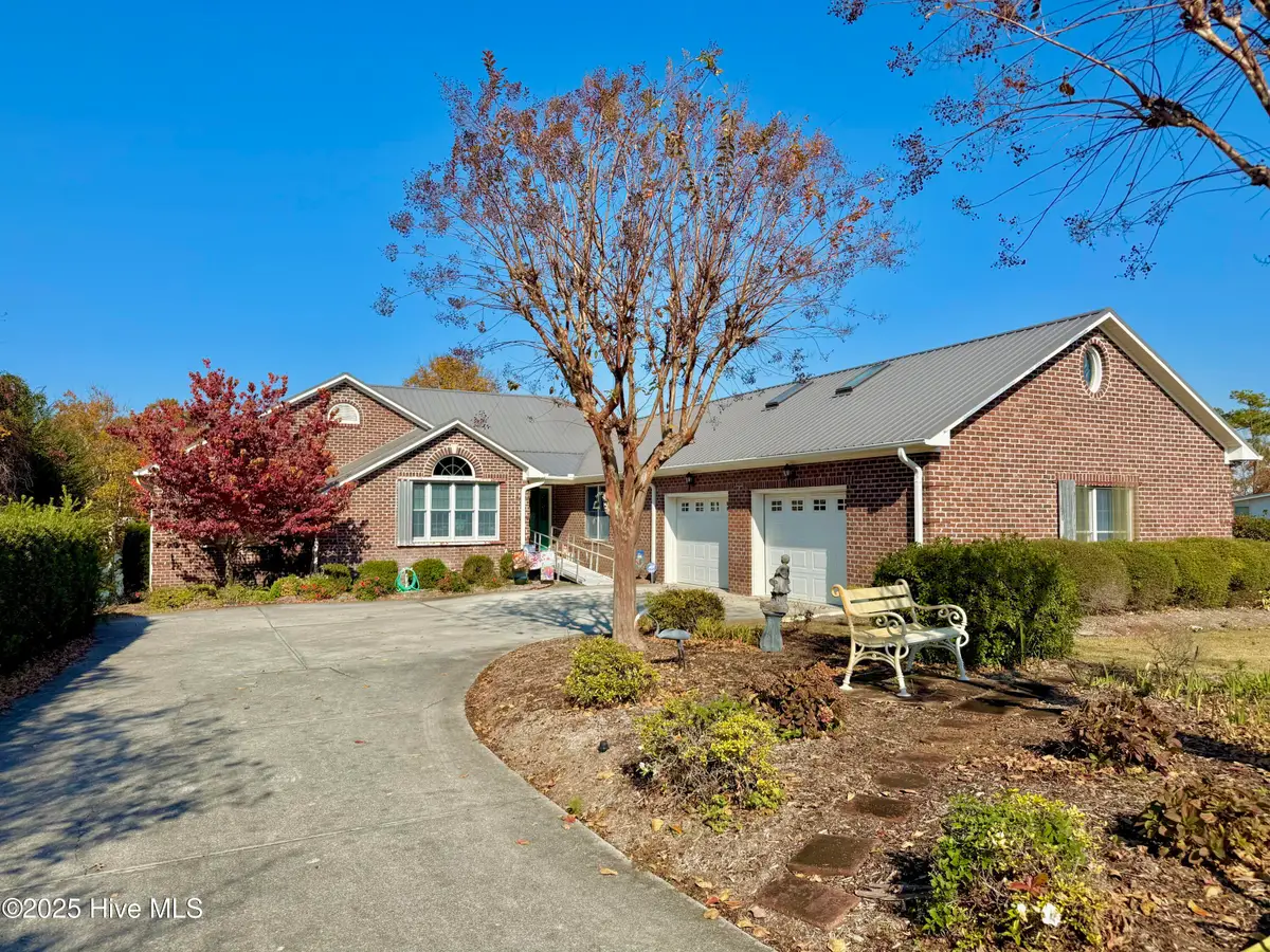 459 Chadwick Shores Drive, Sneads Ferry, NC 28460 - Image #1