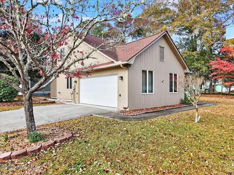 1618 Woodland Court Sw, Ocean Isle Beach, NC 28469 - Image #3