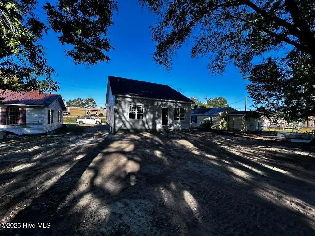 608 S Goldsboro Street, Fremont, NC 27830 - Image #1