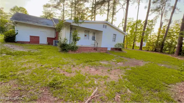 1123 Candlewood Drive, Kinston, NC 28501