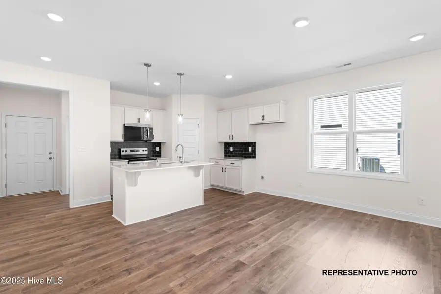 88 W Coulter Court, Selma, NC 27576 - Image #2