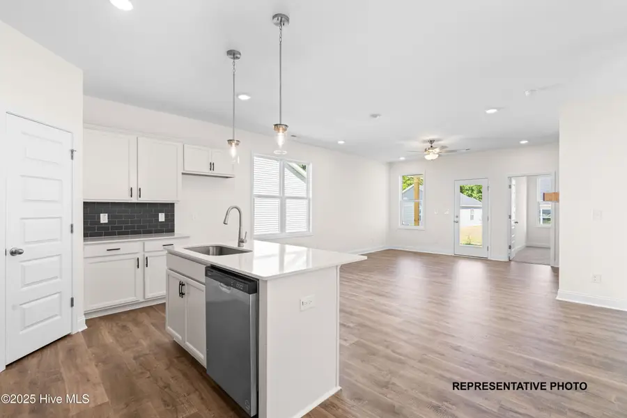 88 W Coulter Court, Selma, NC 27576 - Image #3