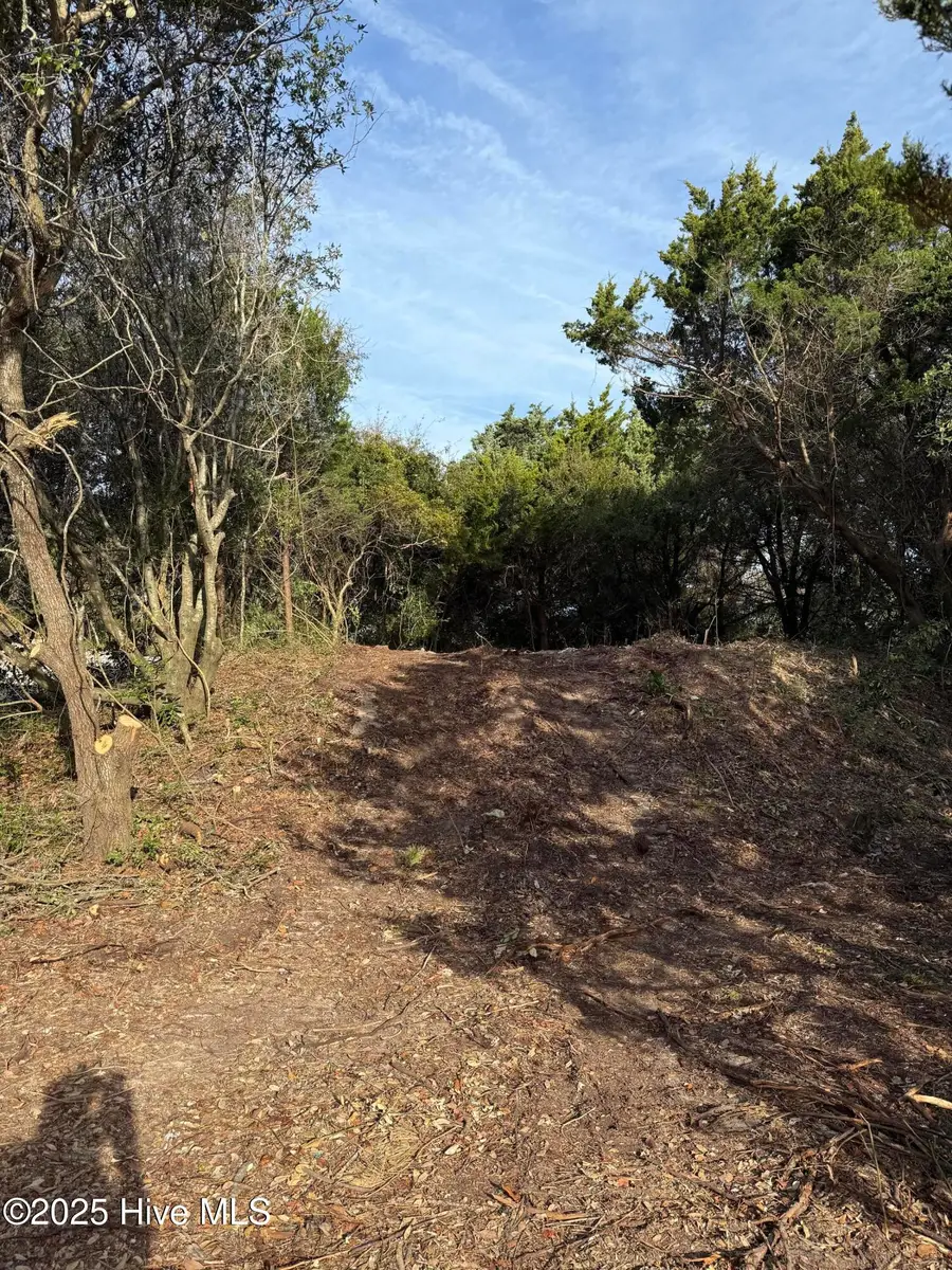 5204 Emerald Drive, Emerald Isle, NC 28594 - Image #3