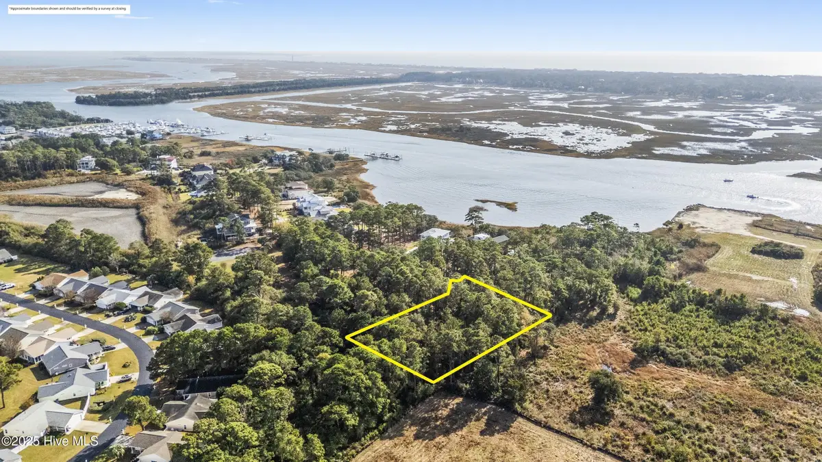 4002 Barnes Bluff Drive Se, Southport, NC 28461 - Image #1