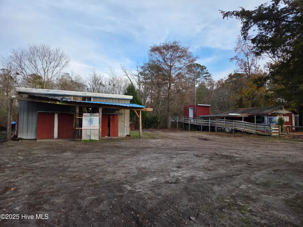 323 E Chatham Street, Newport, NC 28570 - Image #1