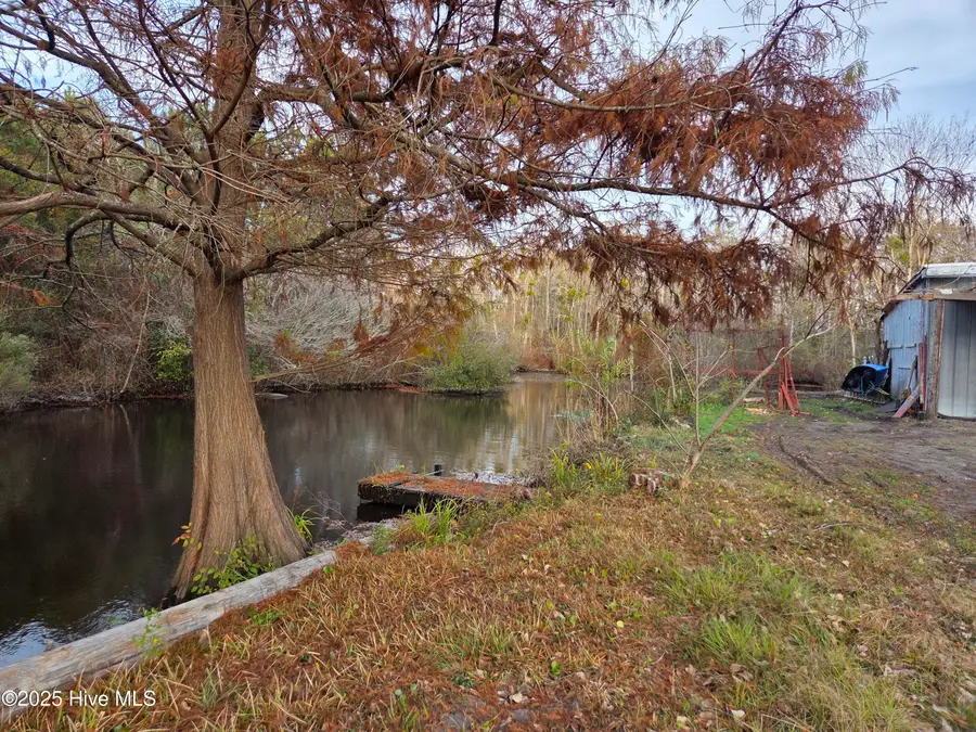 323 E Chatham Street, Newport, NC 28570 - Image #2