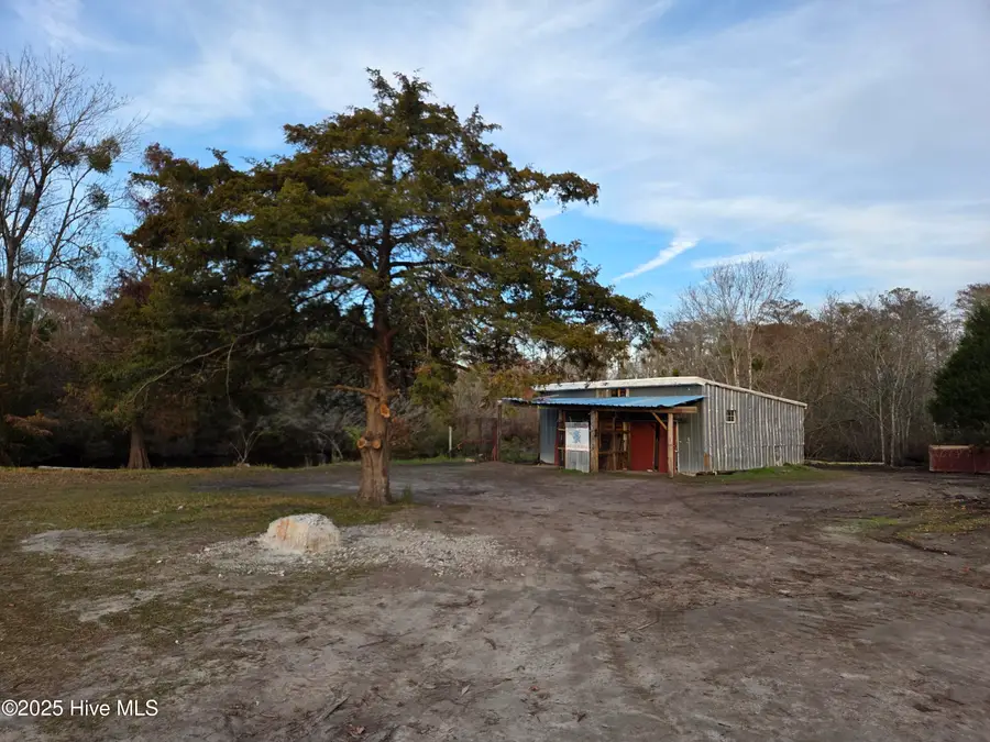 323 E Chatham Street, Newport, NC 28570 - Image #3