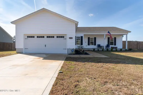 305 Gate Stone Lane, Jacksonville, NC 28540