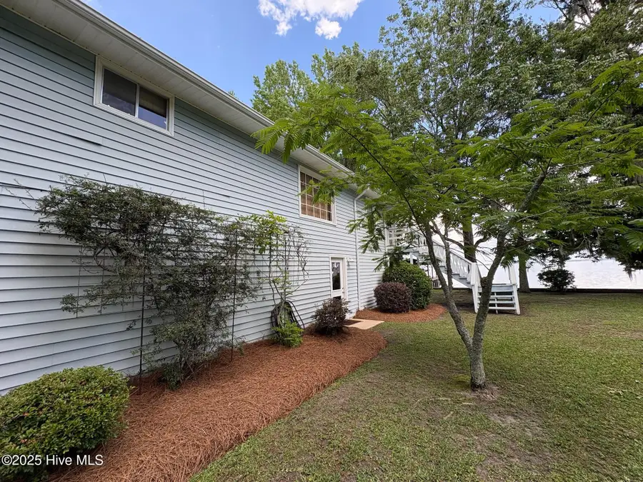 2810 Canal Cove Road, Lake Waccamaw, NC 28450 - Image #2
