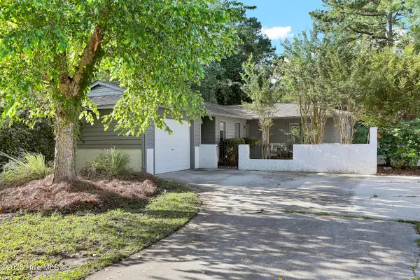 104 Holly Tree Lane, Hampstead, NC 28443