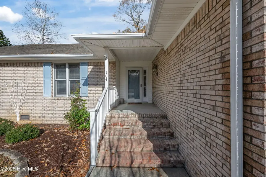 104 New Hampshire Lane, New Bern, NC 28562 - Image #2