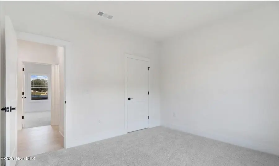 811 Hidden Bridge Drive, Jacksonville, NC 28546 - Image #2